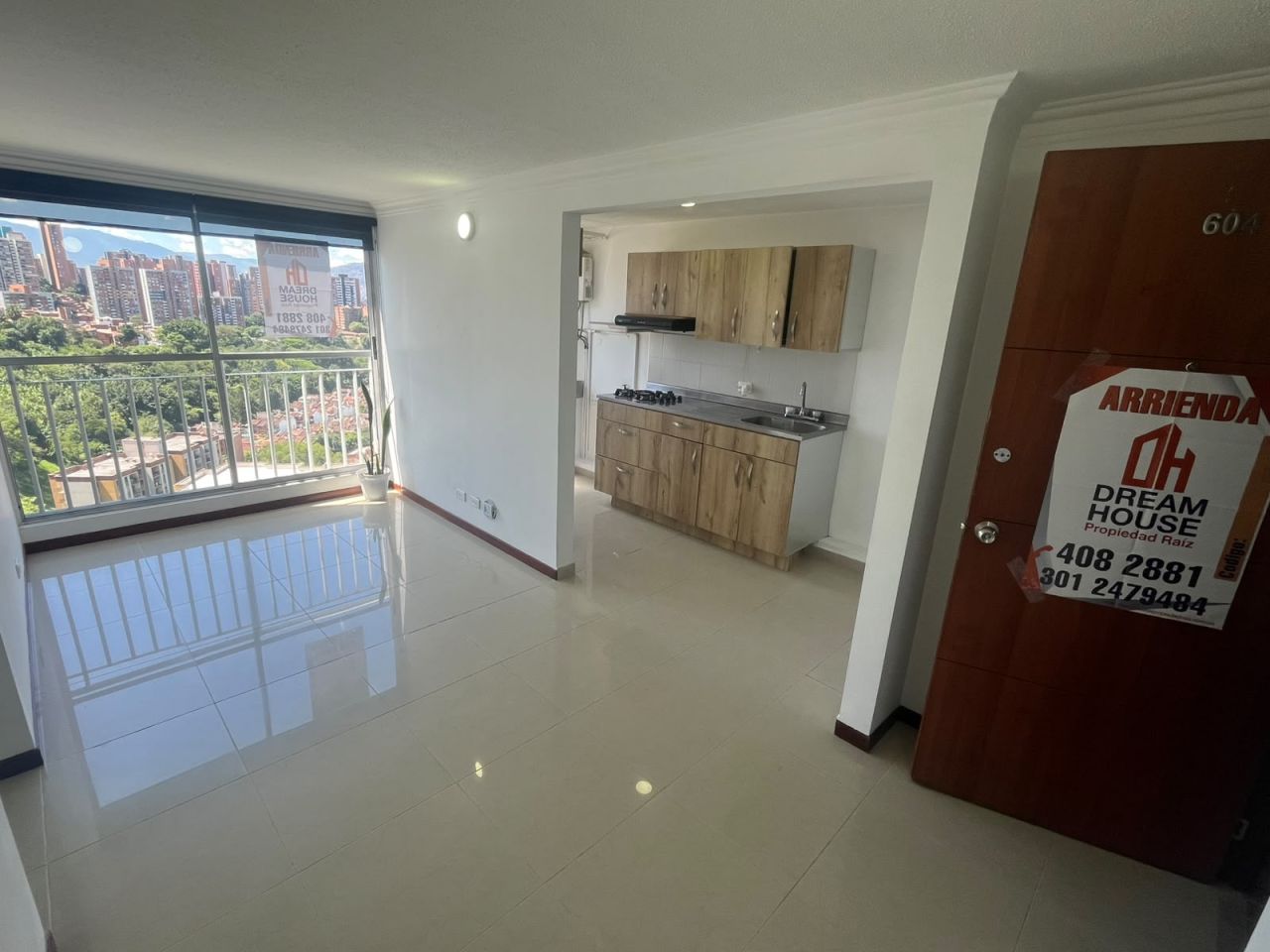 Apartamento en arriendo Antioquia Medellín El Rincon 65 m2 Habitaciones 3 Baños 2 Garajes 1 Precio $2500000