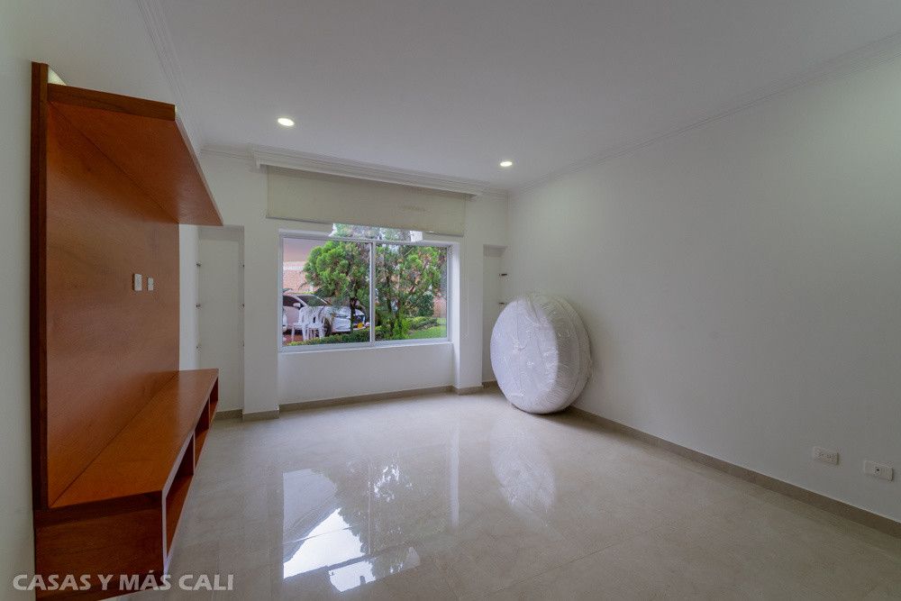 Casa en arriendo Valle Del Cauca Cali Nn 1622 m2 Habitaciones 7 Baños 11 Garajes 12 Precio $16000000
