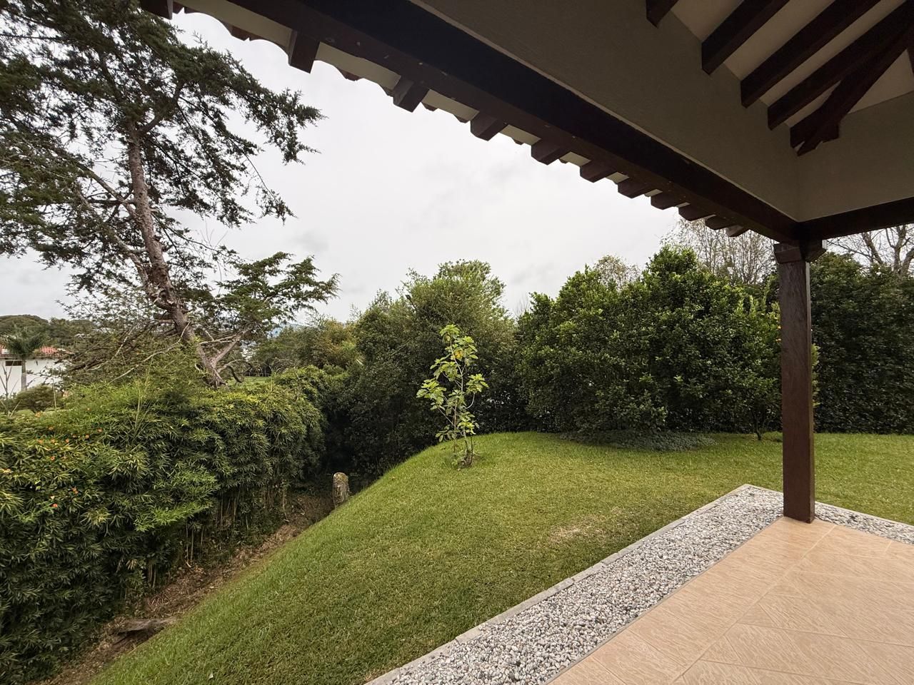 Casa en arriendo Antioquia Rionegro Gualanday 350 m2 Habitaciones 3 Baños 5 Garajes 1 Precio $14000000