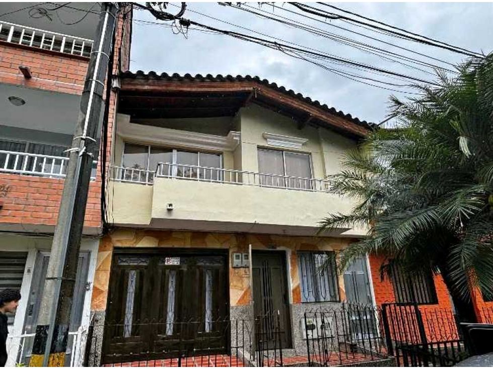 Casa en venta Antioquia Envigado Las Flores 130 m2 Habitaciones 4 Baños 2 Garajes 0 Precio $680000000
