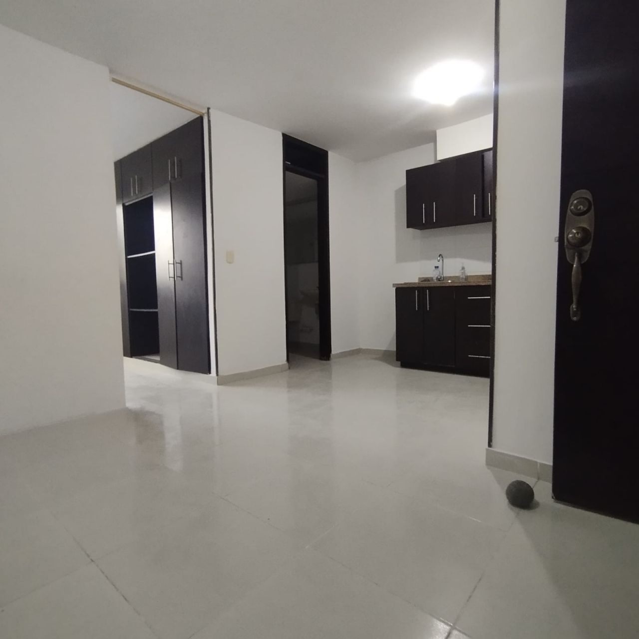 Apartamento en arriendo Valle Del Cauca Cali Ciudad Real 42 m2 Habitaciones 1 Baños 1 Garajes 0 Precio $800000