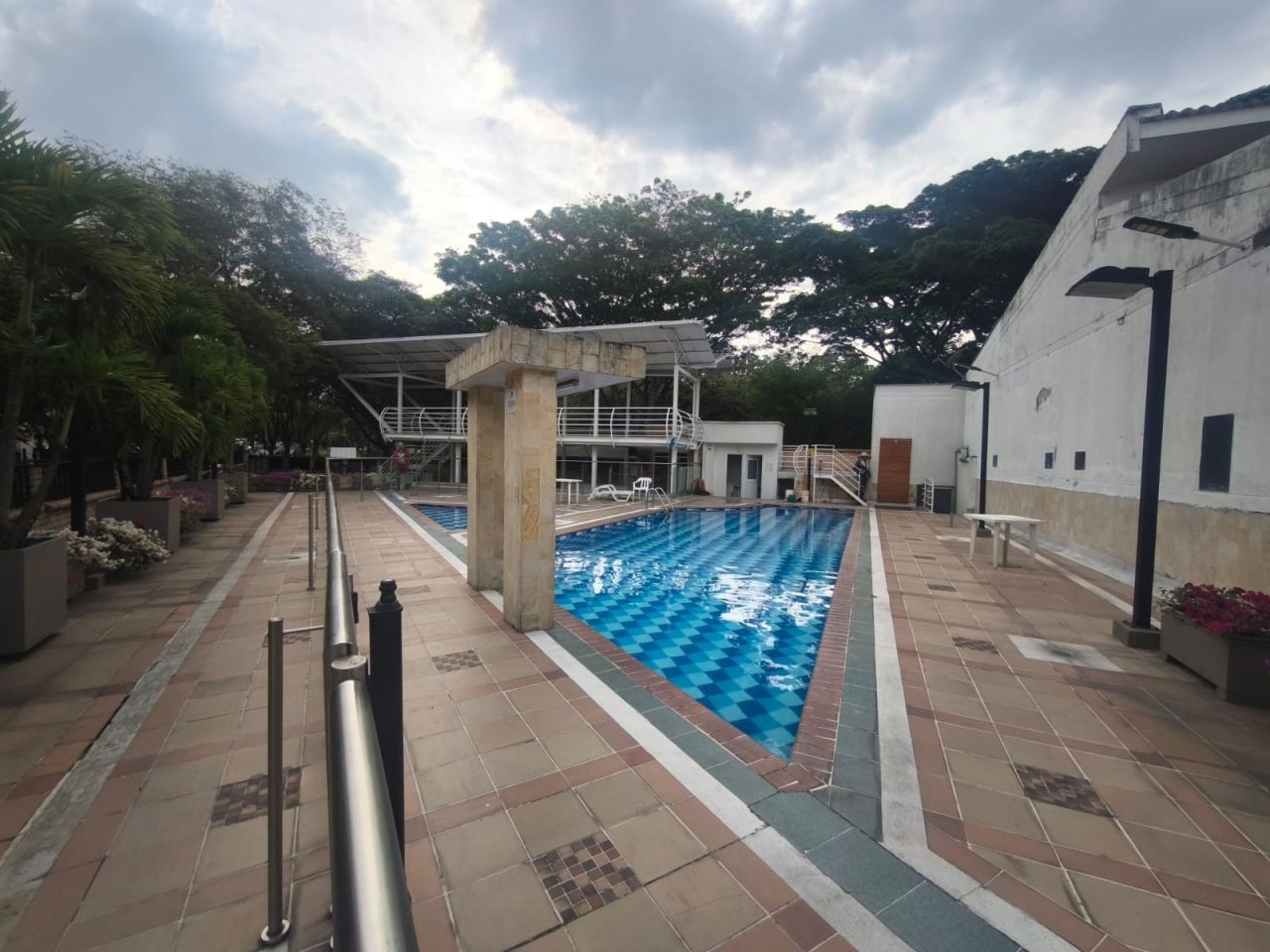 Apartamento en venta Valle Del Cauca Cali El Ingenio 180 m2 Habitaciones 5 Baños 3 Garajes 1 Precio $850000000