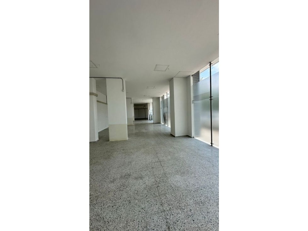 Local en arriendo o venta Santander Bucaramanga Centro 220 m2 Habitaciones 0 Baños 1 Garajes 1 Precio venta $1700000000 Precio arriendo $12000000