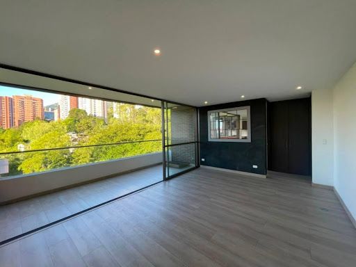 Apartamento en arriendo Antioquia Medellín Los Balsos No1 90 m2 Habitaciones 2 Baños 3 Garajes 2 Precio $6000000
