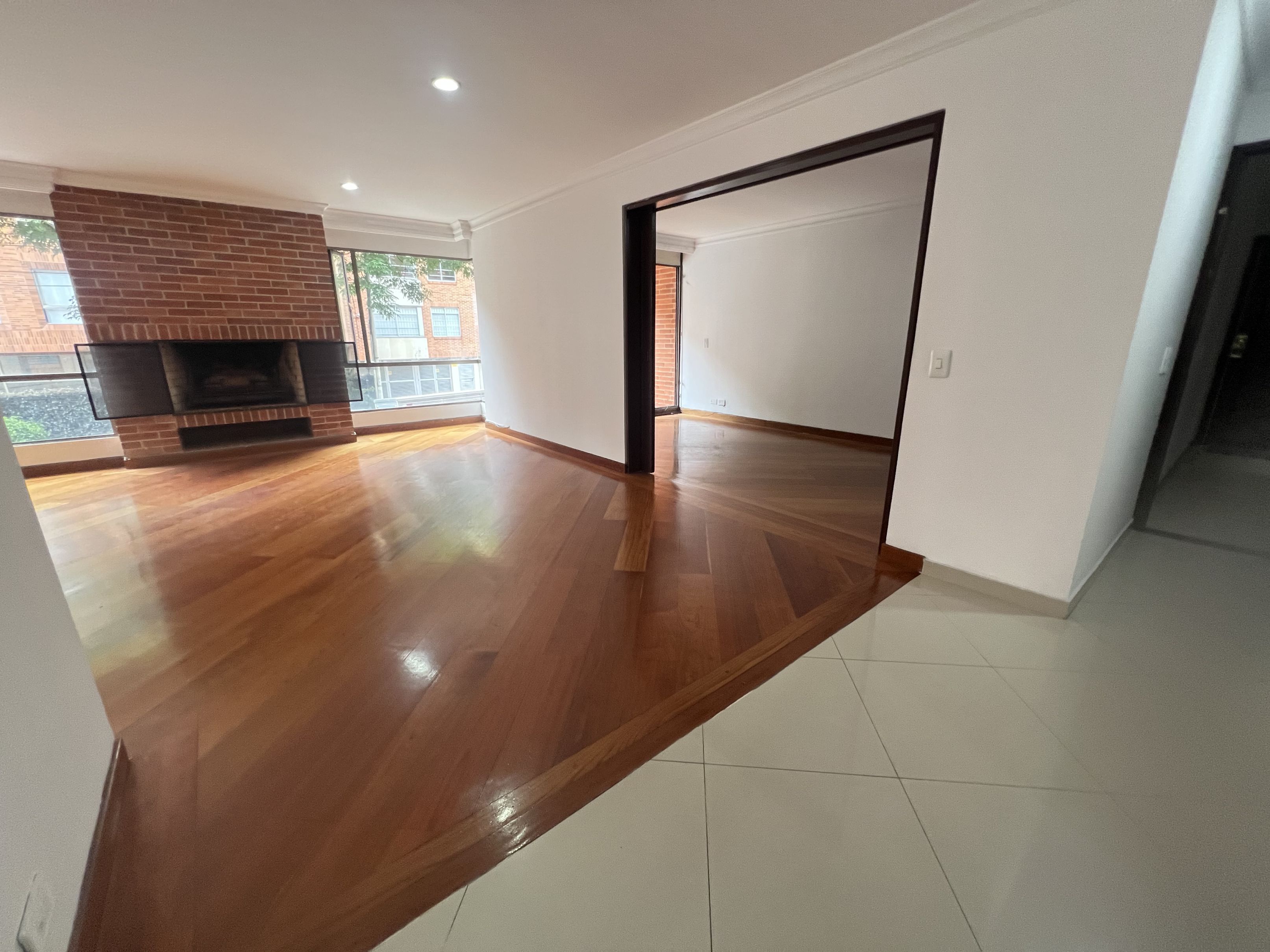 Apartamento en venta Cundinamarca Bogotá Estoril 127 m2 Habitaciones 3 Baños 4 Garajes 2 Precio $770000000