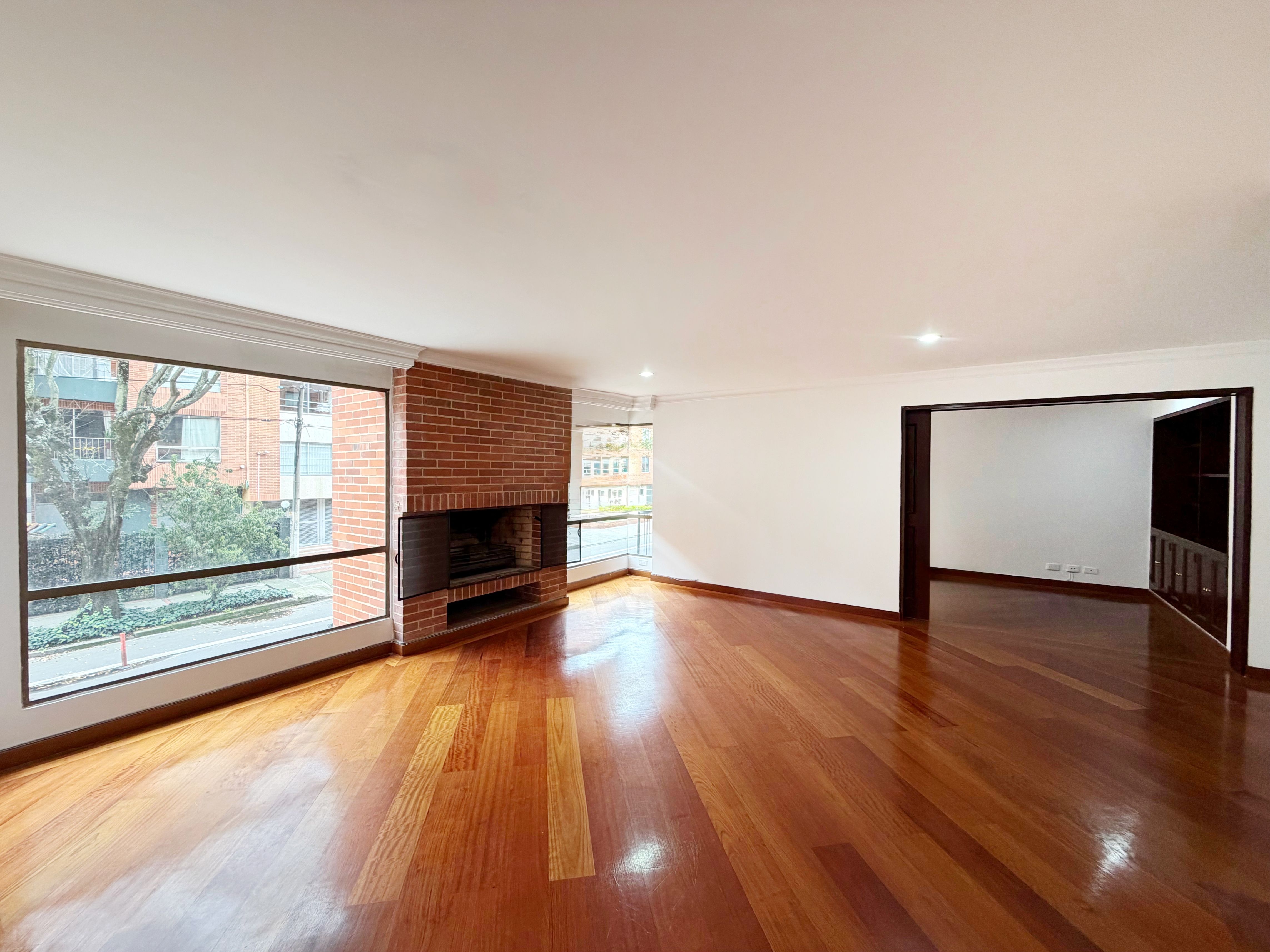 Apartamento en venta Cundinamarca Bogotá Estoril 127 m2 Habitaciones 3 Baños 3 Garajes 2 Precio $790000000