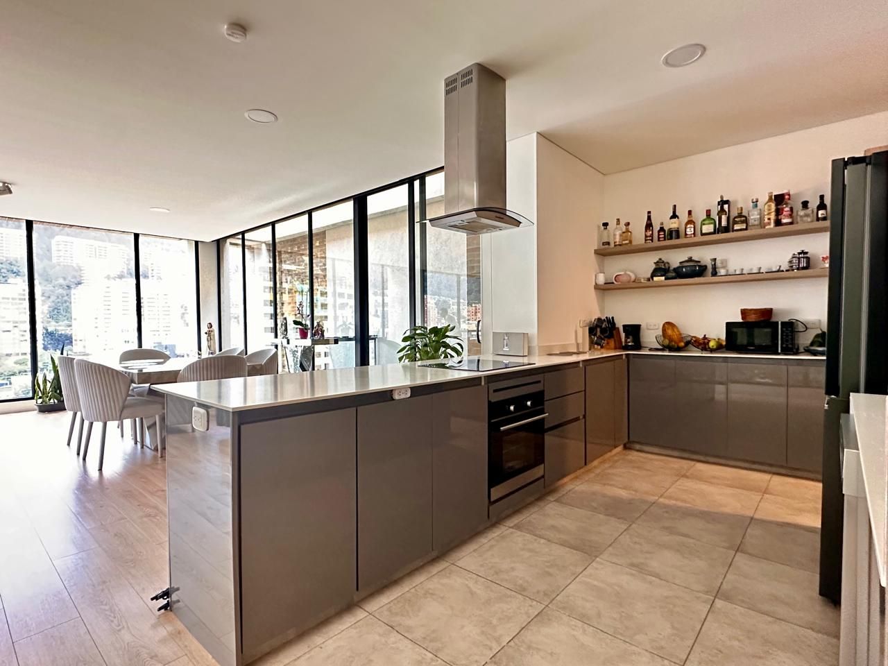 Apartamento en venta Cundinamarca Bogotá Santa Barbara Oriental 174 m2 Habitaciones 3 Baños 4 Garajes 2 Precio $2199000000