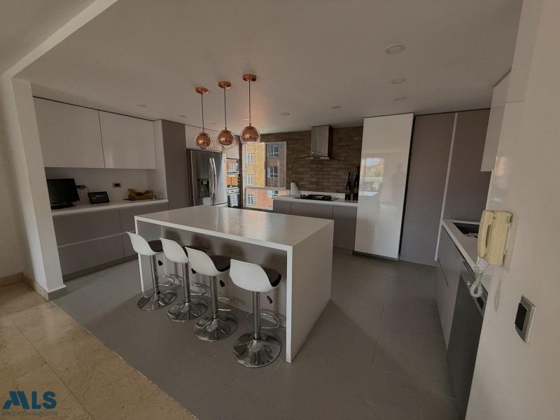 Apartamento en venta Antioquia Medellín La Mota 153 m2 Habitaciones 4 Baños 4 Garajes 2 Precio $970000000