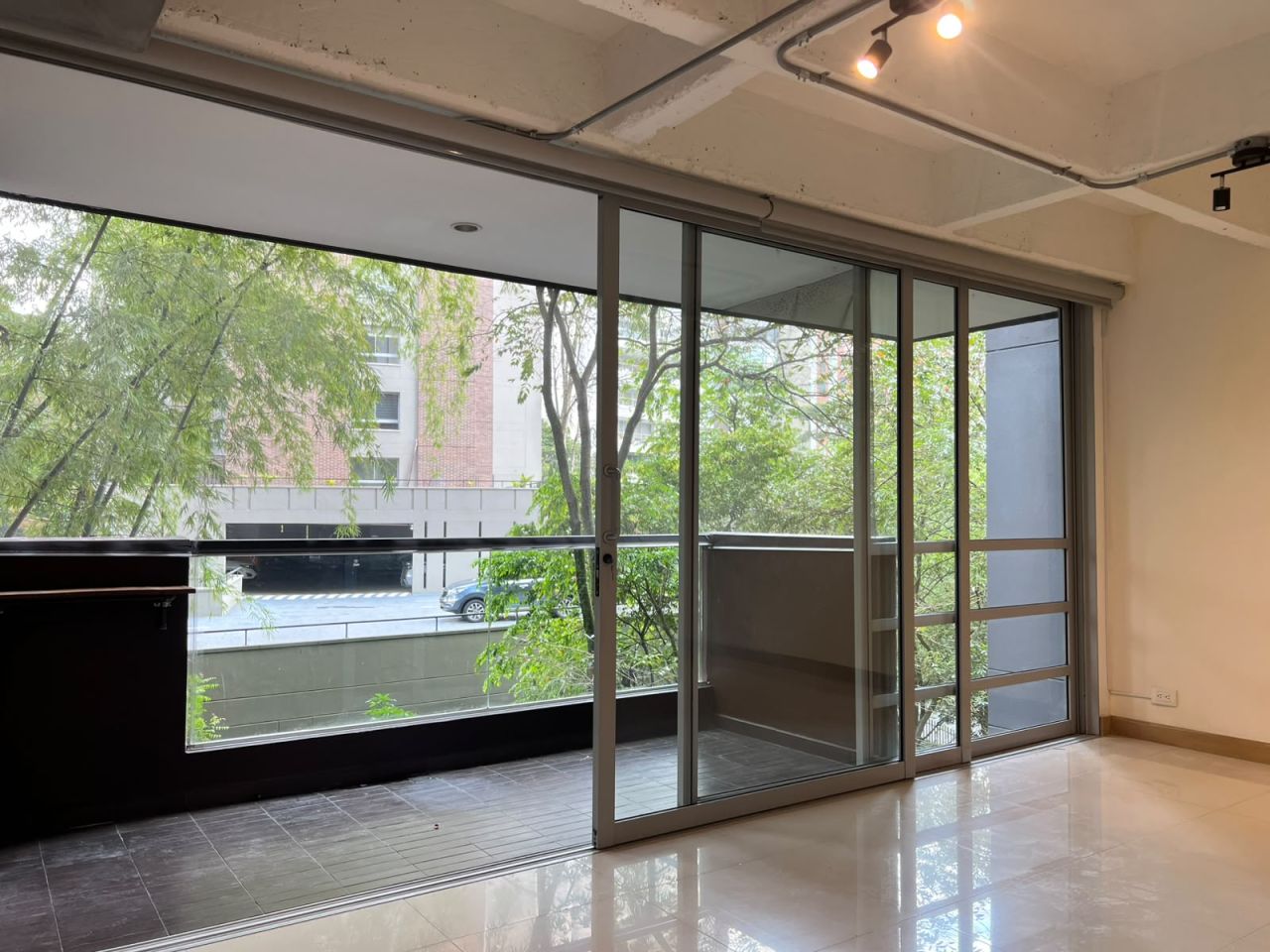 Apartamento en arriendo Antioquia Medellín El Castillo 84 m2 Habitaciones 2 Baños 2 Garajes 2 Precio $5350000