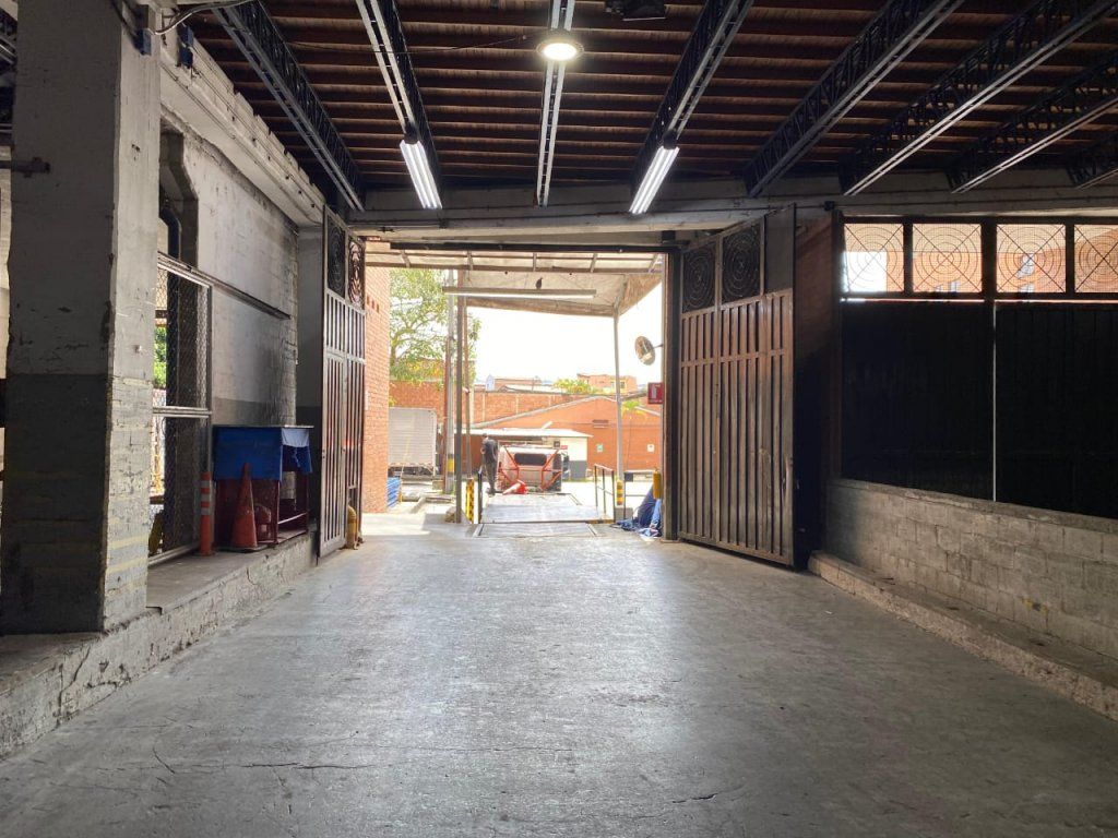 Bodega en venta Antioquia Itagüí Villa Paula 1943 m2 Habitaciones 0 Baños 4 Garajes 4 Precio $9200000000