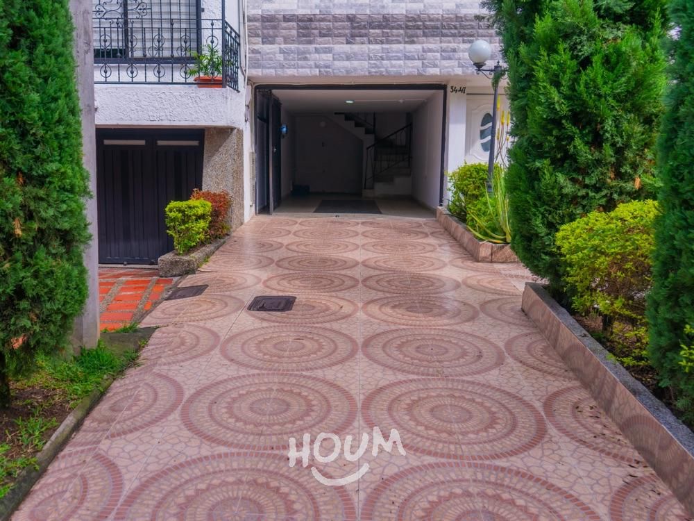 Casa en arriendo Antioquia Medellín Santa Teresita 190 m2 Habitaciones 5 Baños 3 Garajes 3 Precio $5000000