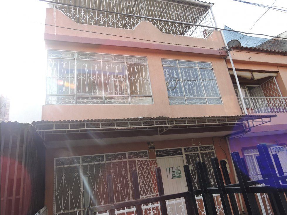 Casa en arriendo o venta Santander Girón Villas De San Juan 178 m2 Habitaciones 6 Baños 3 Garajes 0 Precio venta $180000000 Precio arriendo $1217000