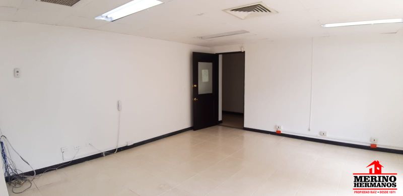 Oficina en arriendo Antioquia Medellín Santa Rosa De Lima 35 m2 Habitaciones 0 Baños 1 Garajes 1 Precio $2900000