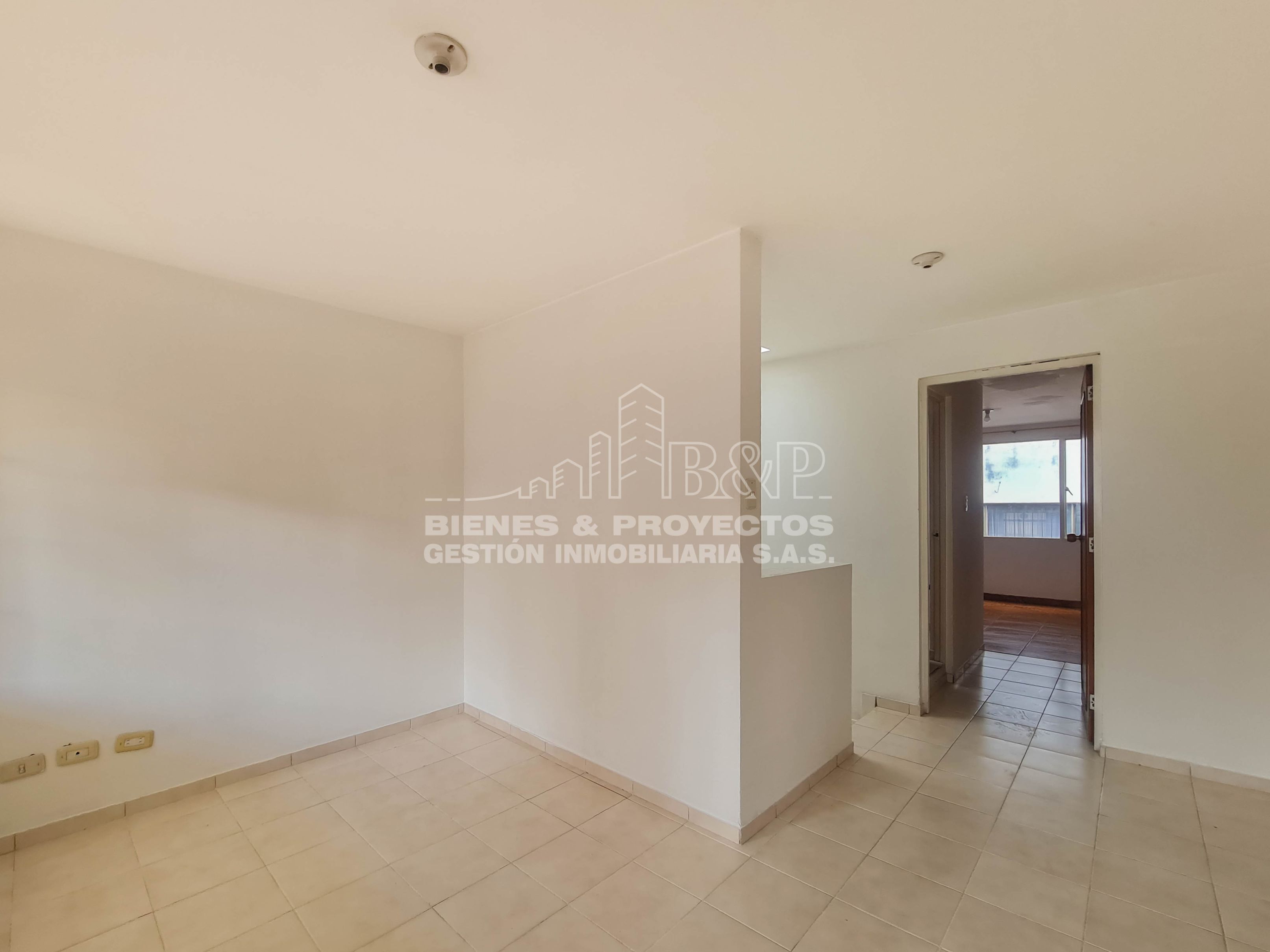 Casa en arriendo Cundinamarca Bogotá Ferrocaja 122 m2 Habitaciones 3 Baños 2 Garajes 1 Precio $2200000