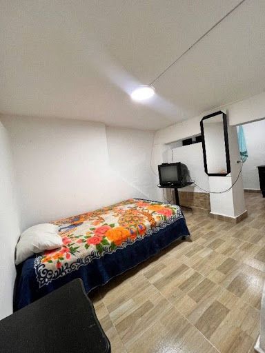 Apartaestudio en arriendo Antioquia Medellín Berlin 20 m2 Habitaciones 2 Baños 1 Garajes 0 Precio $1300000