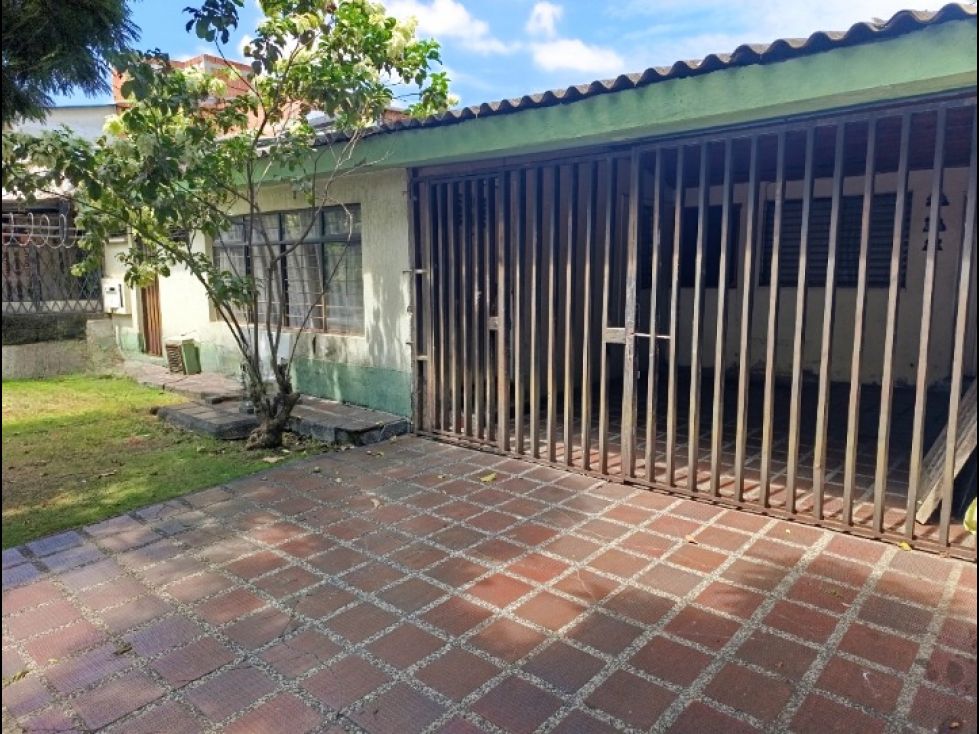 Casa en venta Valle Del Cauca Cali Cali 264 m2 Habitaciones 5 Baños 3 Garajes 2 Precio $450000000