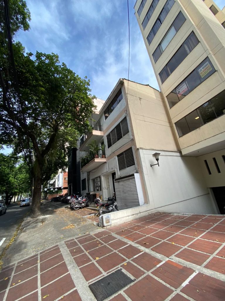 Oficina en arriendo Valle Del Cauca Cali Centenario 220 m2 Habitaciones 0 Baños 2 Garajes 0 Precio $2500000