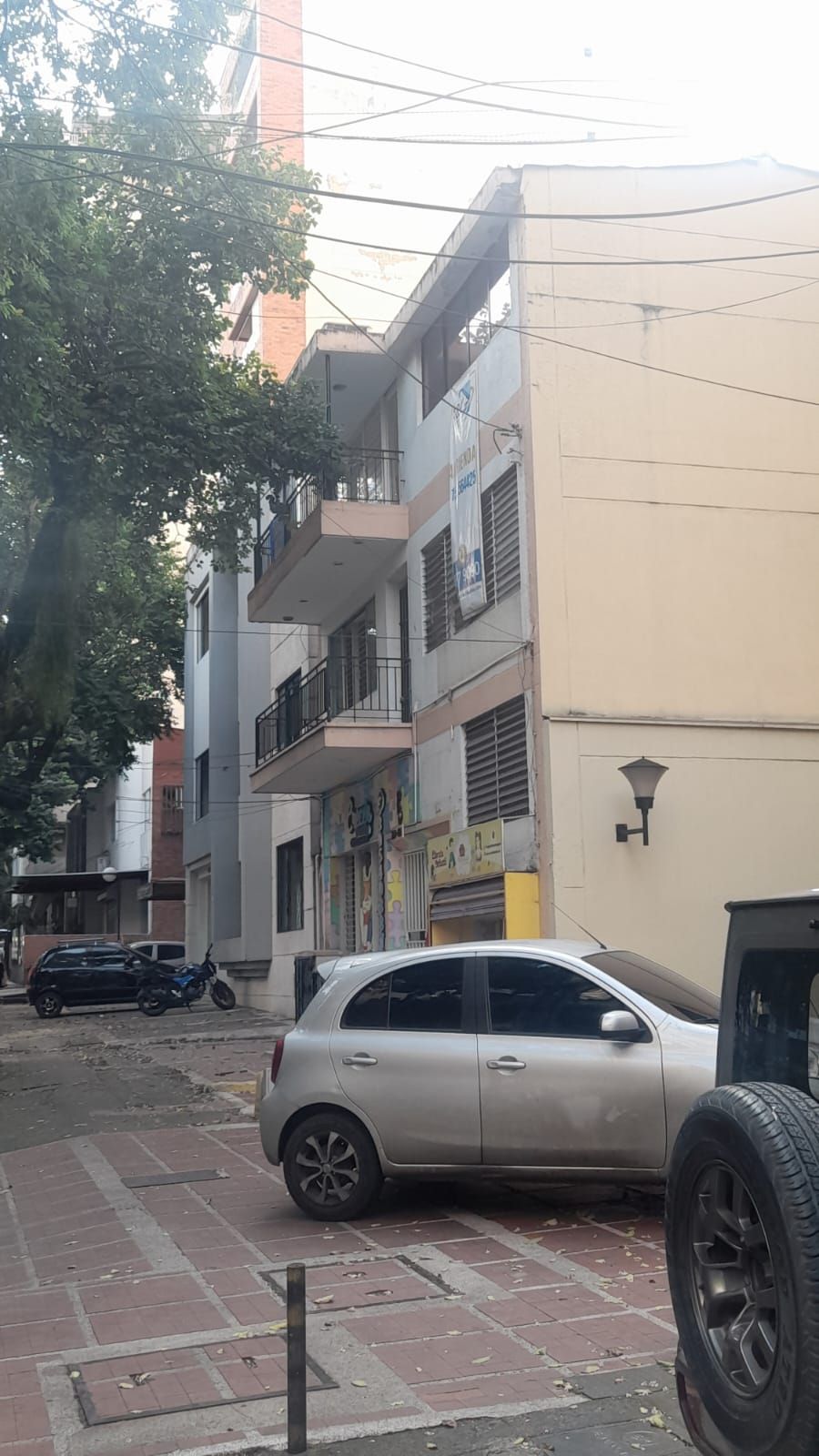 Oficina en arriendo Valle Del Cauca Cali Centenario 180 m2 Habitaciones 0 Baños 2 Garajes 0 Precio $2500000