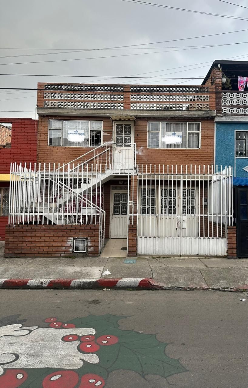 Casa en venta Cundinamarca Bogotá Tundama Et Ii 280 m2 Habitaciones 6 Baños 3 Garajes 1 Precio $490000000