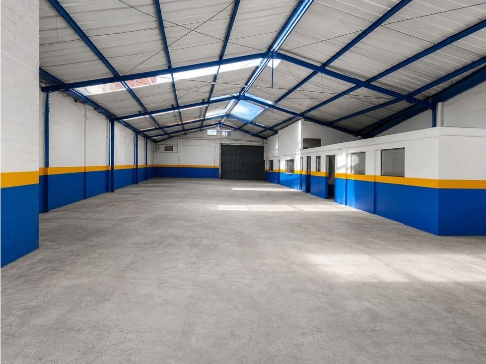 Bodega en arriendo Antioquia Medellín La Candelaria 360 m2 Habitaciones 0 Baños 1 Garajes 0 Precio $20000000