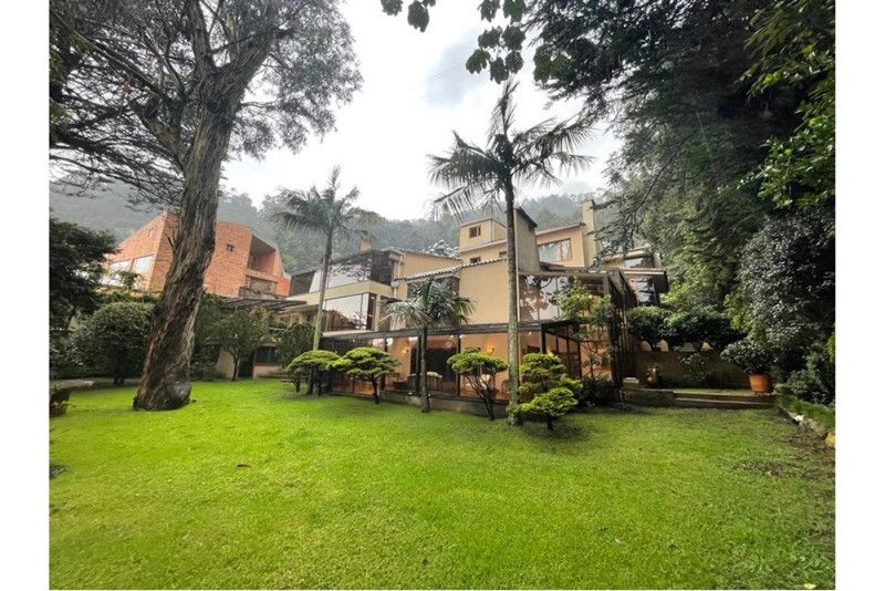 Casa en venta Cundinamarca Bogotá El Refugio 827 m2 Habitaciones 4 Baños 6 Garajes 4 Precio $5900000000