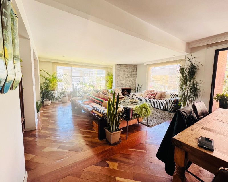 Apartamento en arriendo Cundinamarca Bogotá Santa Barbara Occidental 203 m2 Habitaciones 3 Baños 4 Garajes 4 Precio $9000000