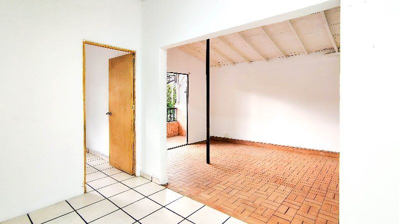 Apartamento en arriendo Antioquia Medellín La Floresta 85 m2 Habitaciones 3 Baños 2 Garajes 0 Precio $2300000