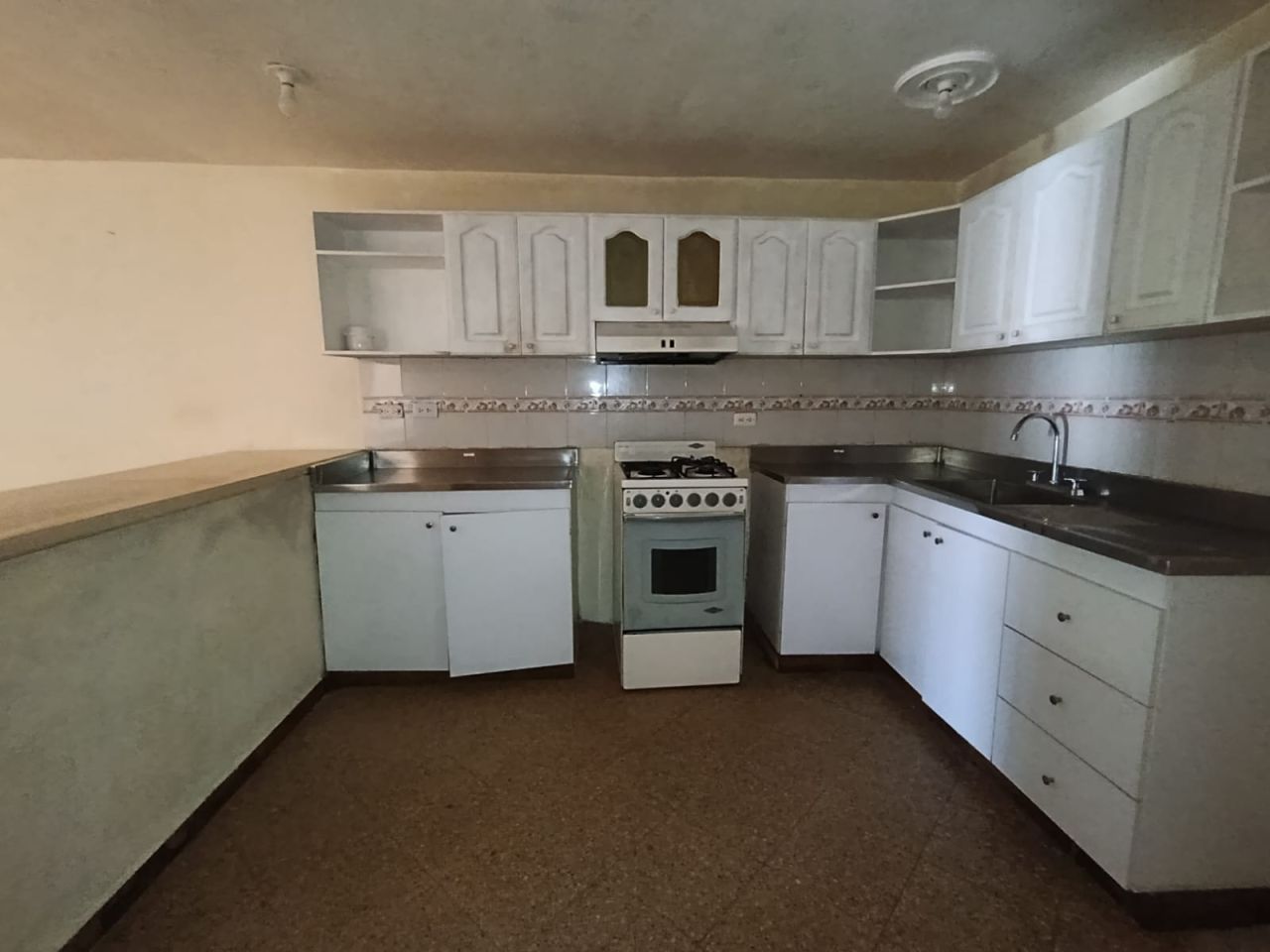 Casa en arriendo Antioquia Medellín Cristobal 170 m2 Habitaciones 3 Baños 3 Garajes 0 Precio $2800000