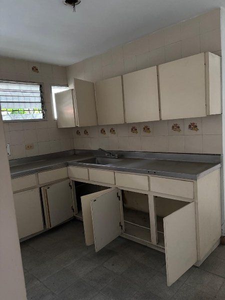 Casa en venta Antioquia Medellín Rosales 145 m2 Habitaciones 6 Baños 5 Garajes 1 Precio $1000000000
