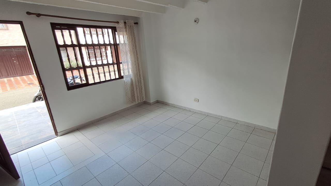Casa en arriendo Antioquia Medellín La Gloria 126 m2 Habitaciones 4 Baños 2 Garajes 0 Precio $3500000