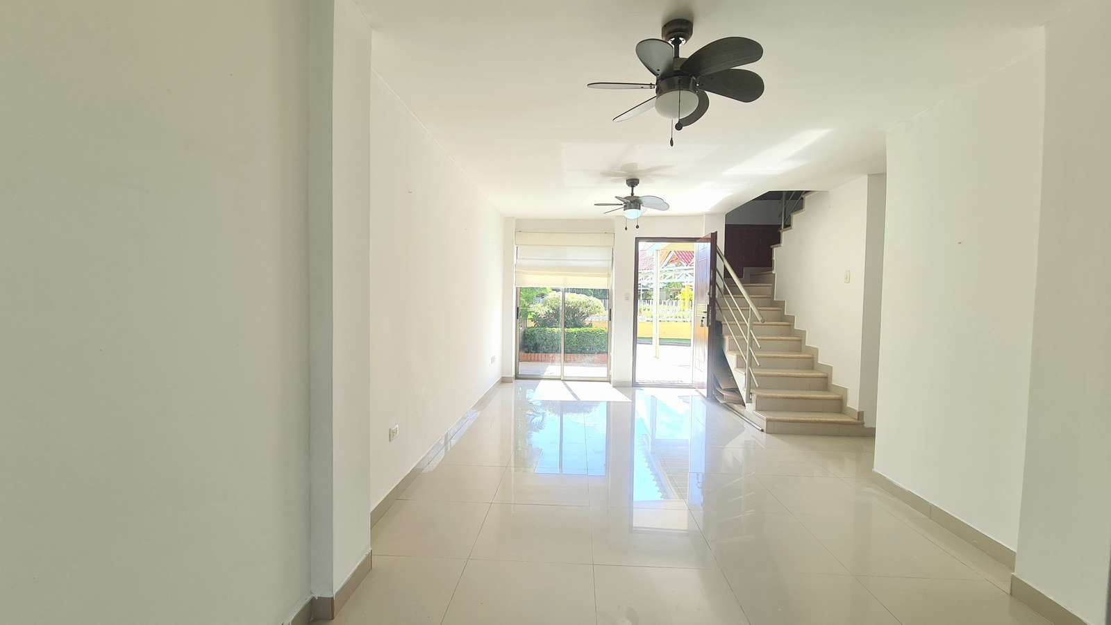 Casa en arriendo o venta Sucre Sincelejo Venecia I 158 m2 Habitaciones 3 Baños 4 Garajes 1 Precio venta $520000000 Precio arriendo $3710000