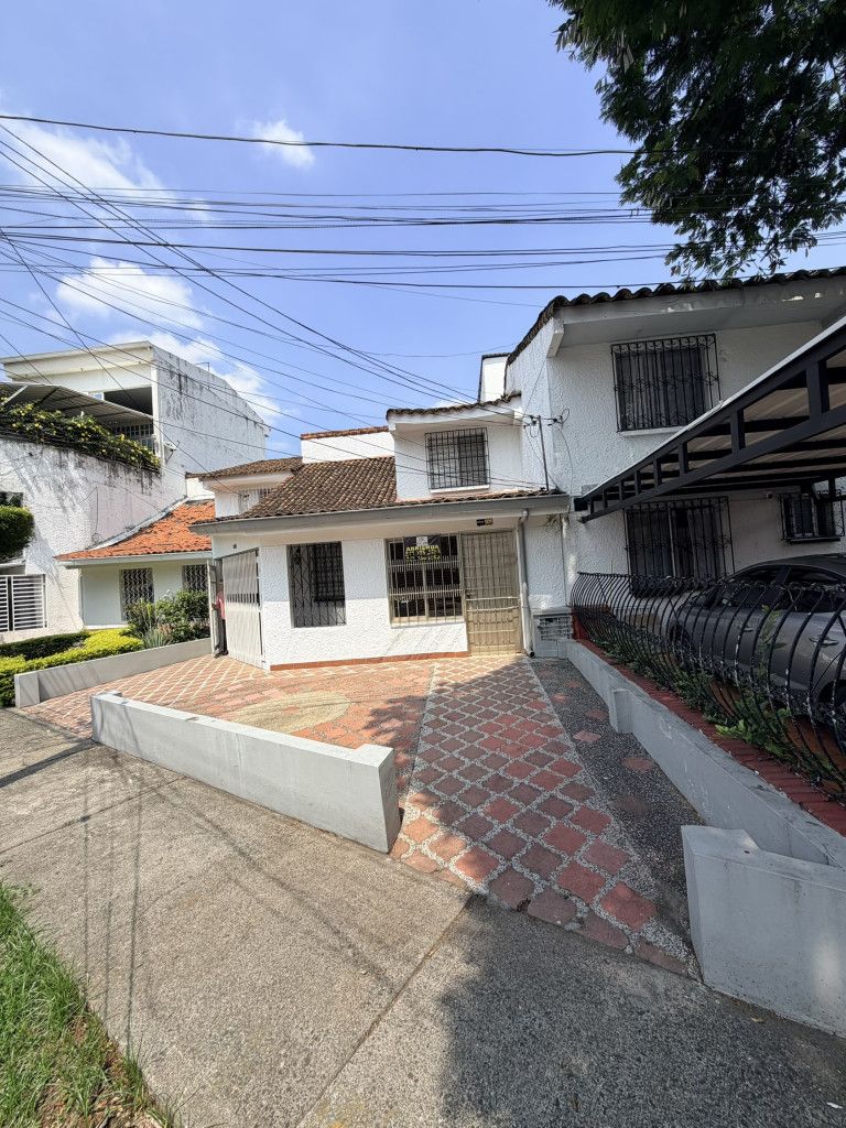 Apartamento en arriendo Valle Del Cauca Cali Nueva Tequendama 55 m2 Habitaciones 1 Baños 2 Garajes 0 Precio $1100000