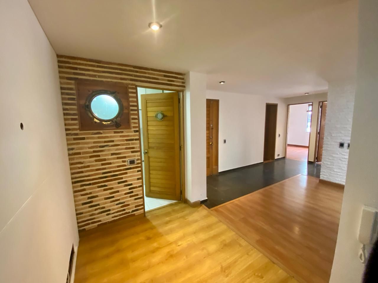 Apartamento en arriendo Cundinamarca Bogotá Chico 90 m2 Habitaciones 2 Baños 2 Garajes 1 Precio $5000000