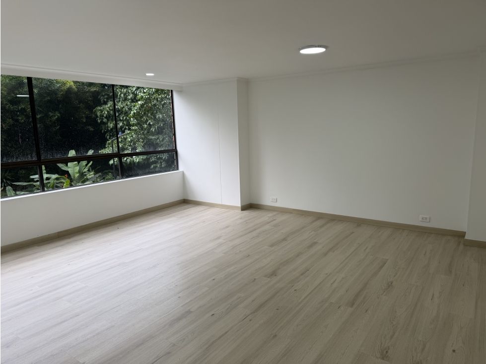 Apartamento en arriendo Antioquia Medellín Loreto 135 m2 Habitaciones 3 Baños 3 Garajes 2 Precio $5200000