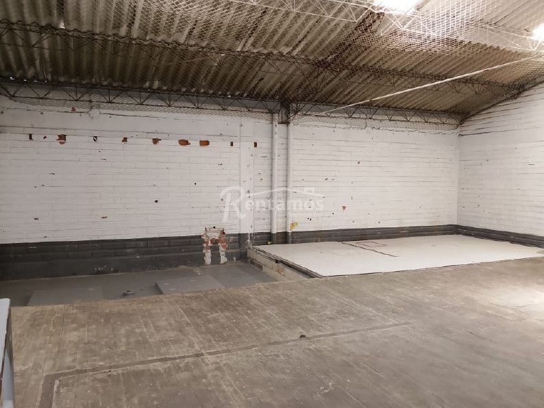 Bodega en arriendo Antioquia Medellín Manila 310 m2 Habitaciones 0 Baños 2 Garajes 3 Precio $16000000