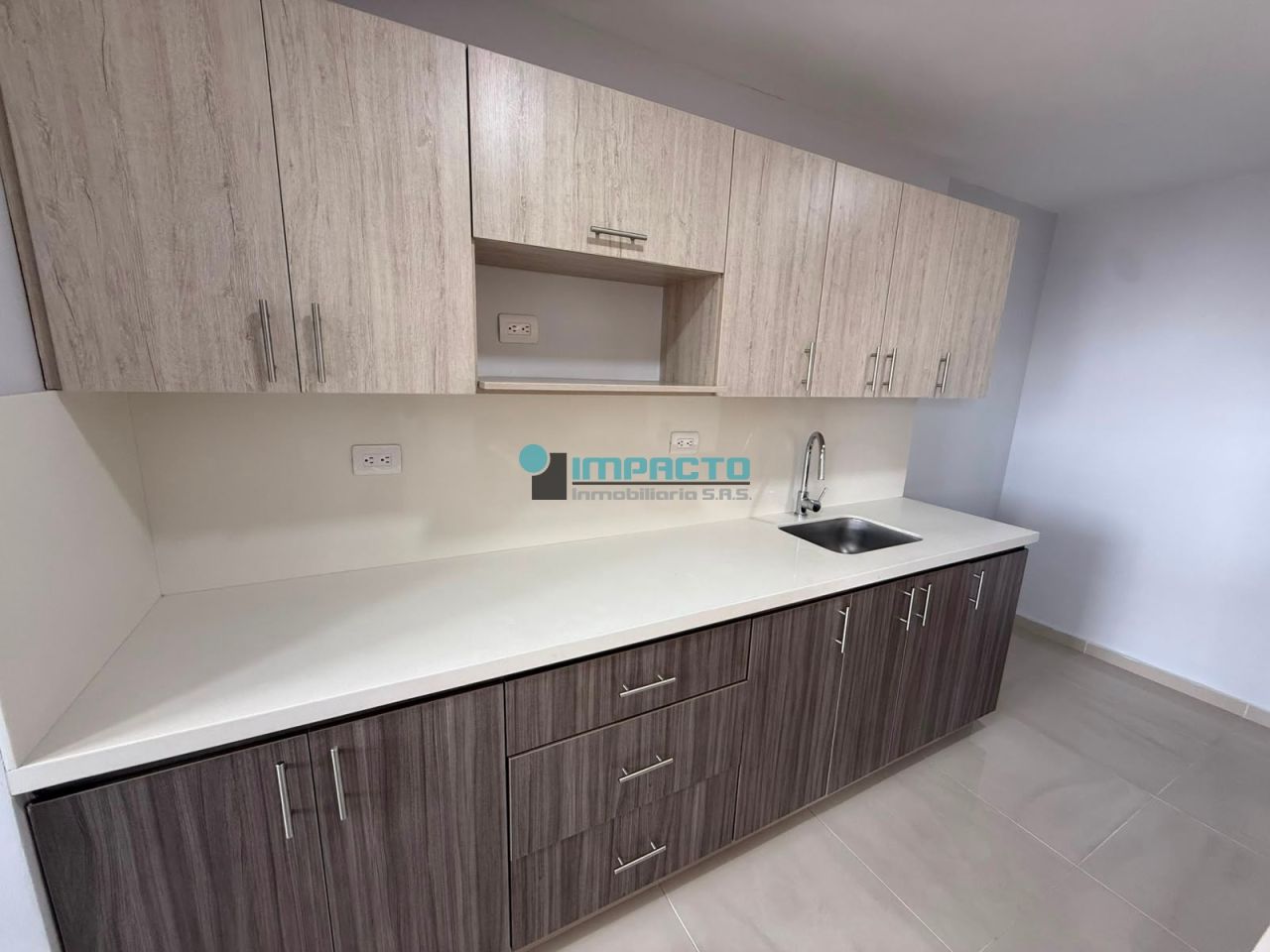 Apartamento en arriendo Antioquia Medellín Santa Rosa De Lima 95 m2 Habitaciones 3 Baños 2 Garajes 0 Precio $4000000