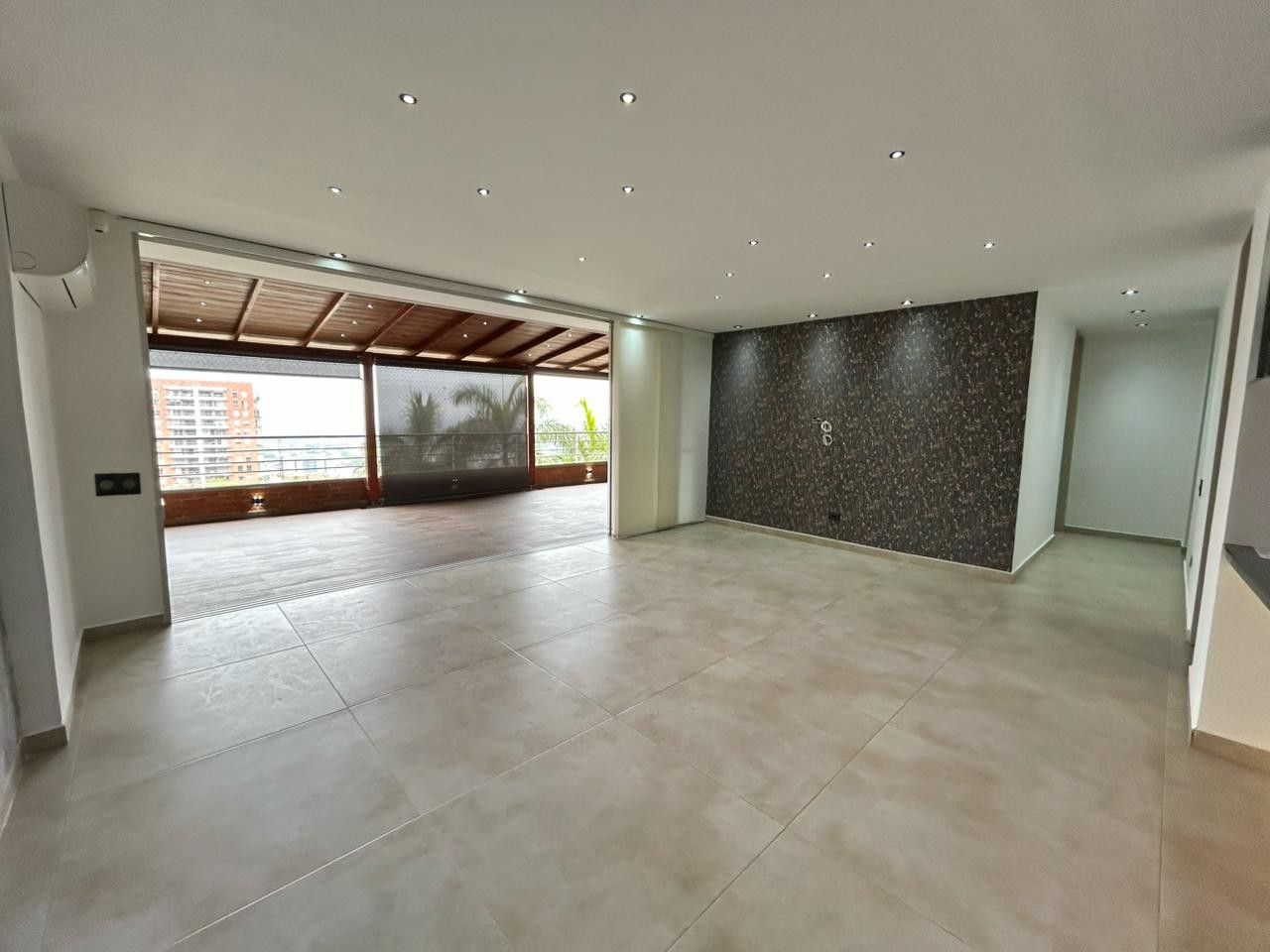 Apartamento en venta Valle Del Cauca Cali Conjunto Residencial Cerro Cristales 235 m2 Habitaciones 4 Baños 4 Garajes 2 Precio $810000000