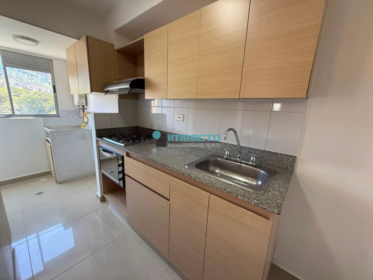 Apartamento en arriendo Antioquia Medellín Santa Rosa De Lima 70 m2 Habitaciones 3 Baños 2 Garajes 1 Precio $3000000