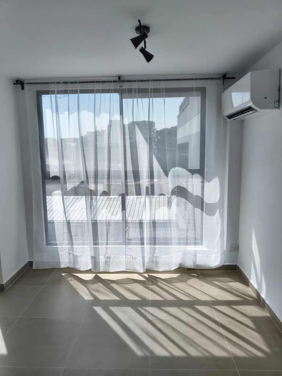 Apartaestudio en arriendo Valle Del Cauca Cali Cuarto De Legua Guadalupe 28 m2 Habitaciones 1 Baños 1 Garajes 1 Precio $1700000