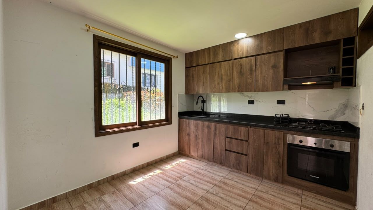 Casa en arriendo Antioquia Marinilla Belén 250 m2 Habitaciones 4 Baños 3 Garajes 1 Precio $3000000