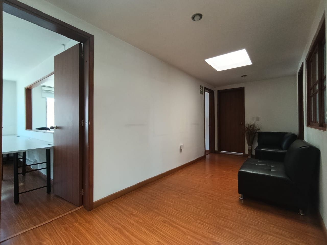 Oficina en arriendo Cundinamarca Bogotá Normandía 30 m2 Habitaciones 0 Baños 2 Garajes 0 Precio $2600000