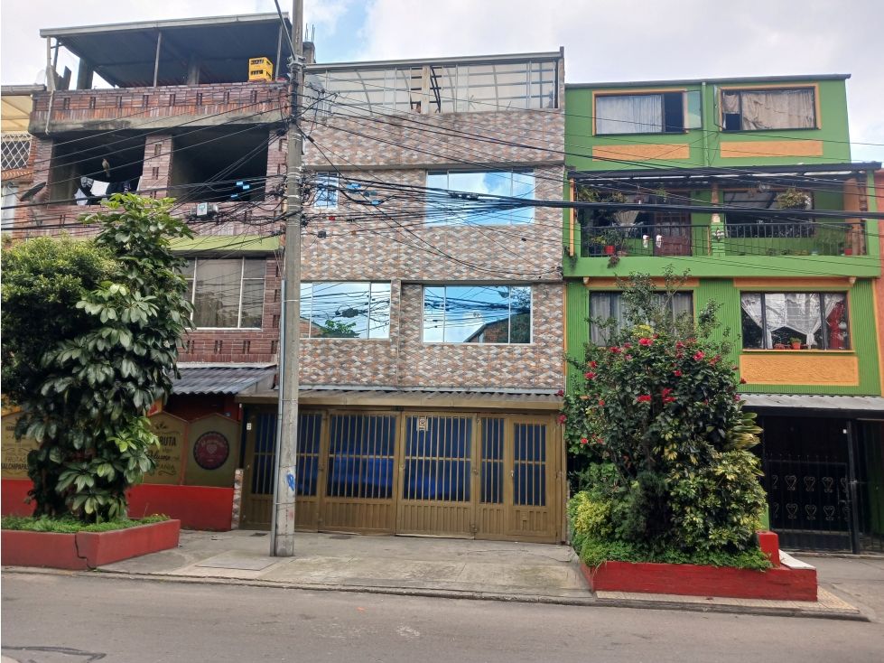Casa en venta Cundinamarca Bogotá Ub Azafranes 144 m2 Habitaciones 4 Baños 4 Garajes 1 Precio $650000000