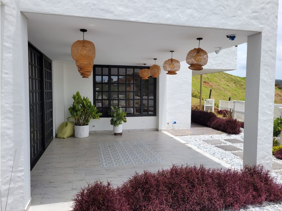 Casa Campestre en arriendo Antioquia Rionegro Cuatro Esquinas 250 m2 Habitaciones 5 Baños 5 Garajes 0 Precio $7000000