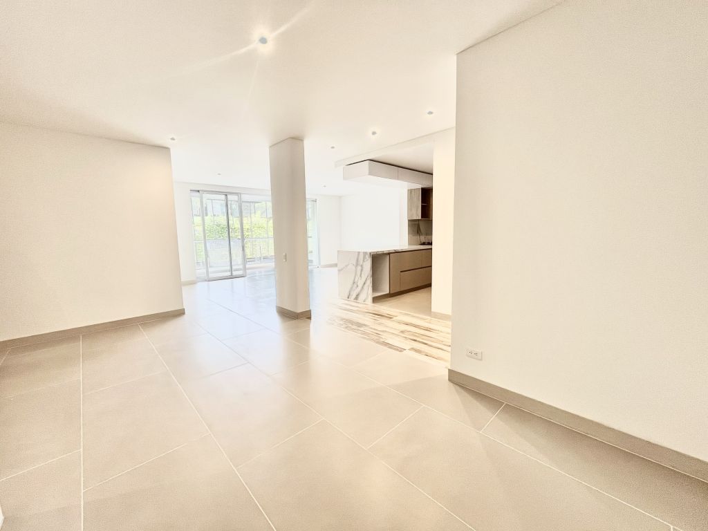 Apartamento en venta Valle Del Cauca Cali Parcelacion Cerros La Buitrera 155 m2 Habitaciones 3 Baños 5 Garajes 3 Precio $1050000000