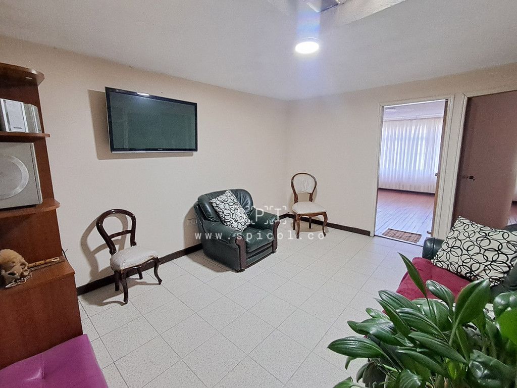 Casa en arriendo Cundinamarca Bogotá Quinta Camacho 495 m2 Habitaciones 10 Baños 5 Garajes 1 Precio $6900000