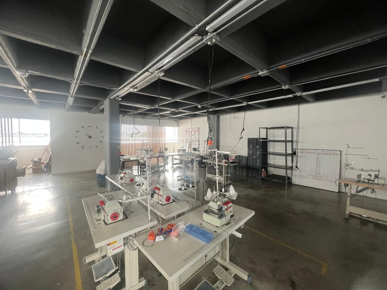 Oficina en arriendo Antioquia Itagüí El Rosario 200 m2 Habitaciones 0 Baños 3 Garajes 2 Precio $9200000