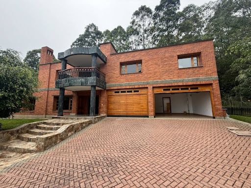 Casa en venta Antioquia Medellín El Tesoro 578 m2 Habitaciones 4 Baños 4 Garajes 5 Precio $3500000000
