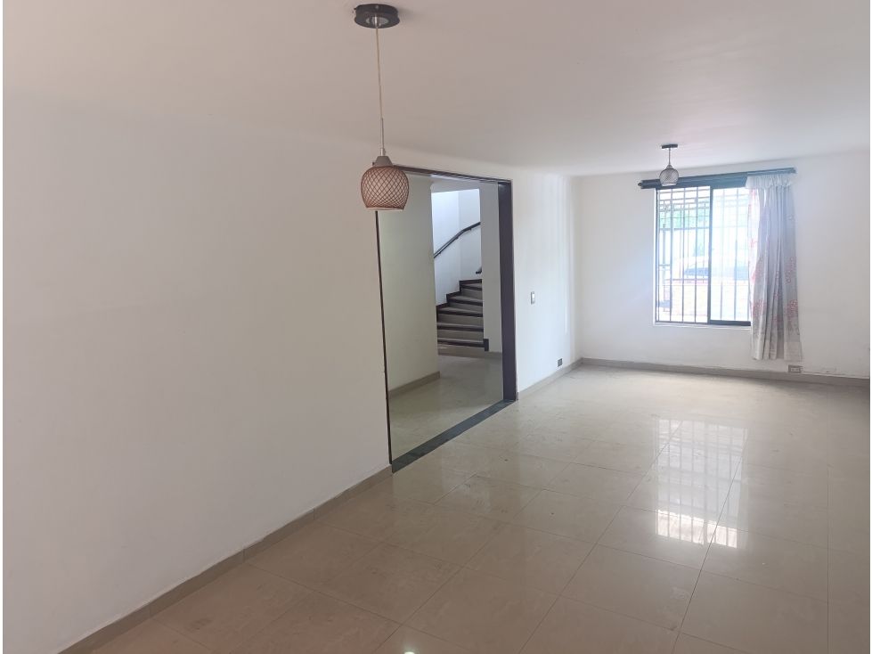 Casa en venta Valle Del Cauca Cali Cali 200 m2 Habitaciones 4 Baños 4 Garajes 2 Precio $605000000