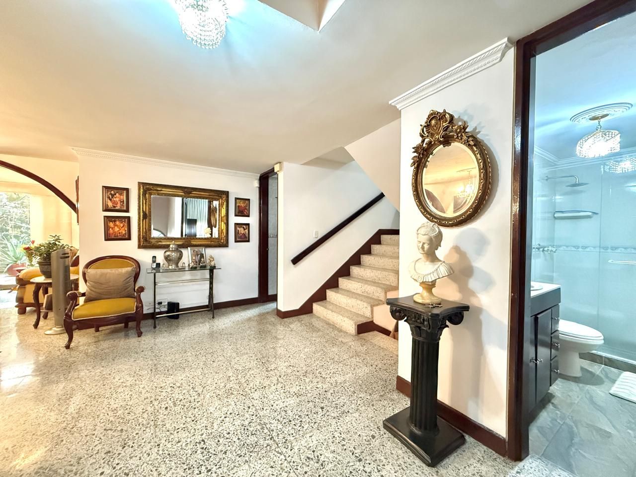 Casa en arriendo Risaralda Pereira Mayorca 230 m2 Habitaciones 5 Baños 3 Garajes 1 Precio $5500000