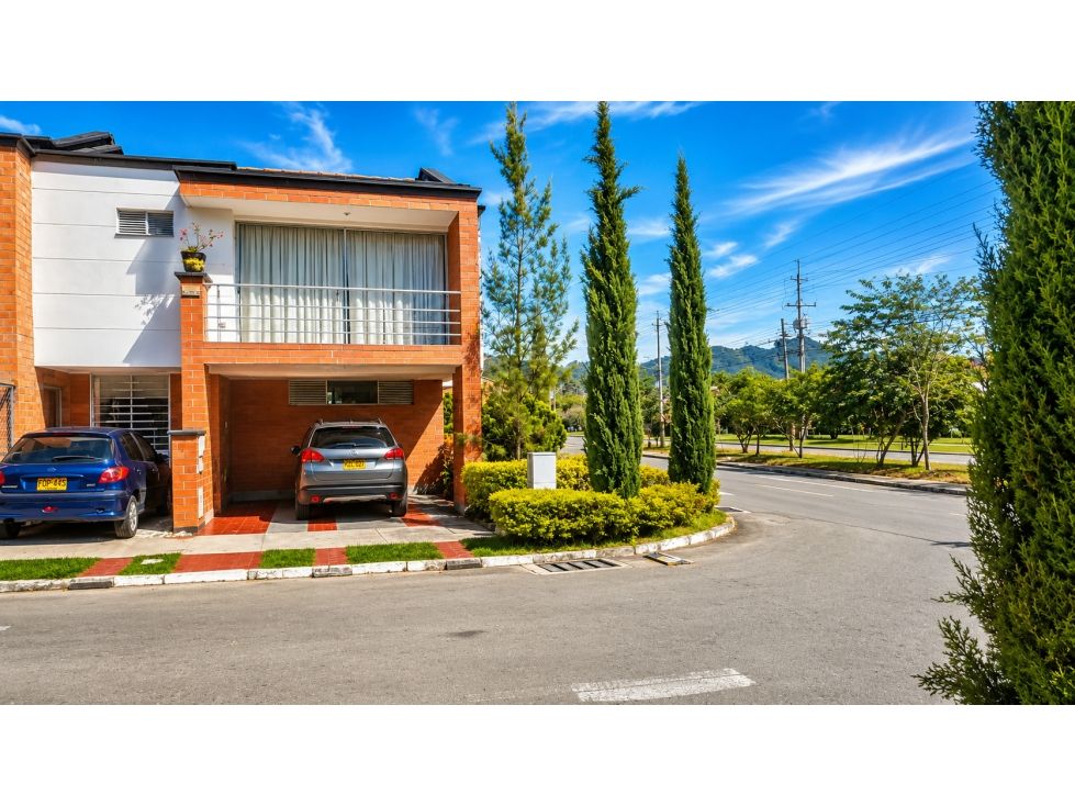 Casa en venta Antioquia La Ceja Fray Eugenio Ramirez Salazar 120 m2 Habitaciones 3 Baños 3 Garajes 3 Precio $740000000
